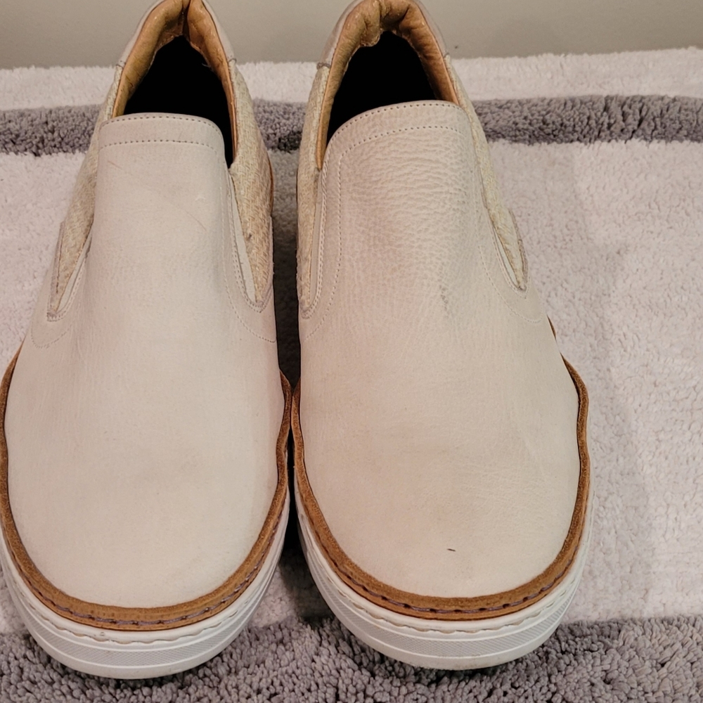 New Robert Graham Men’s leather Sneakers
